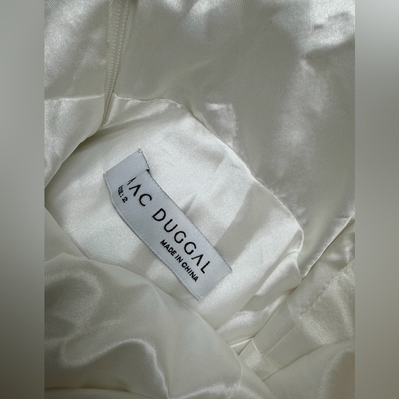 MAC DUGGAL TIERED RUFFLE DRESS - Picture 4 of 8